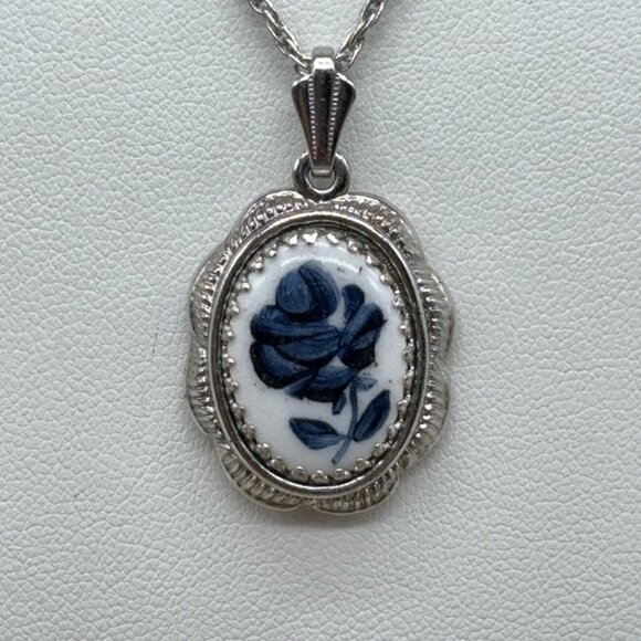 Vintage Whiting & Davis Silver Tone Porcelain Blue Flower Pendant Necklace 19" - Picture 6 of 7